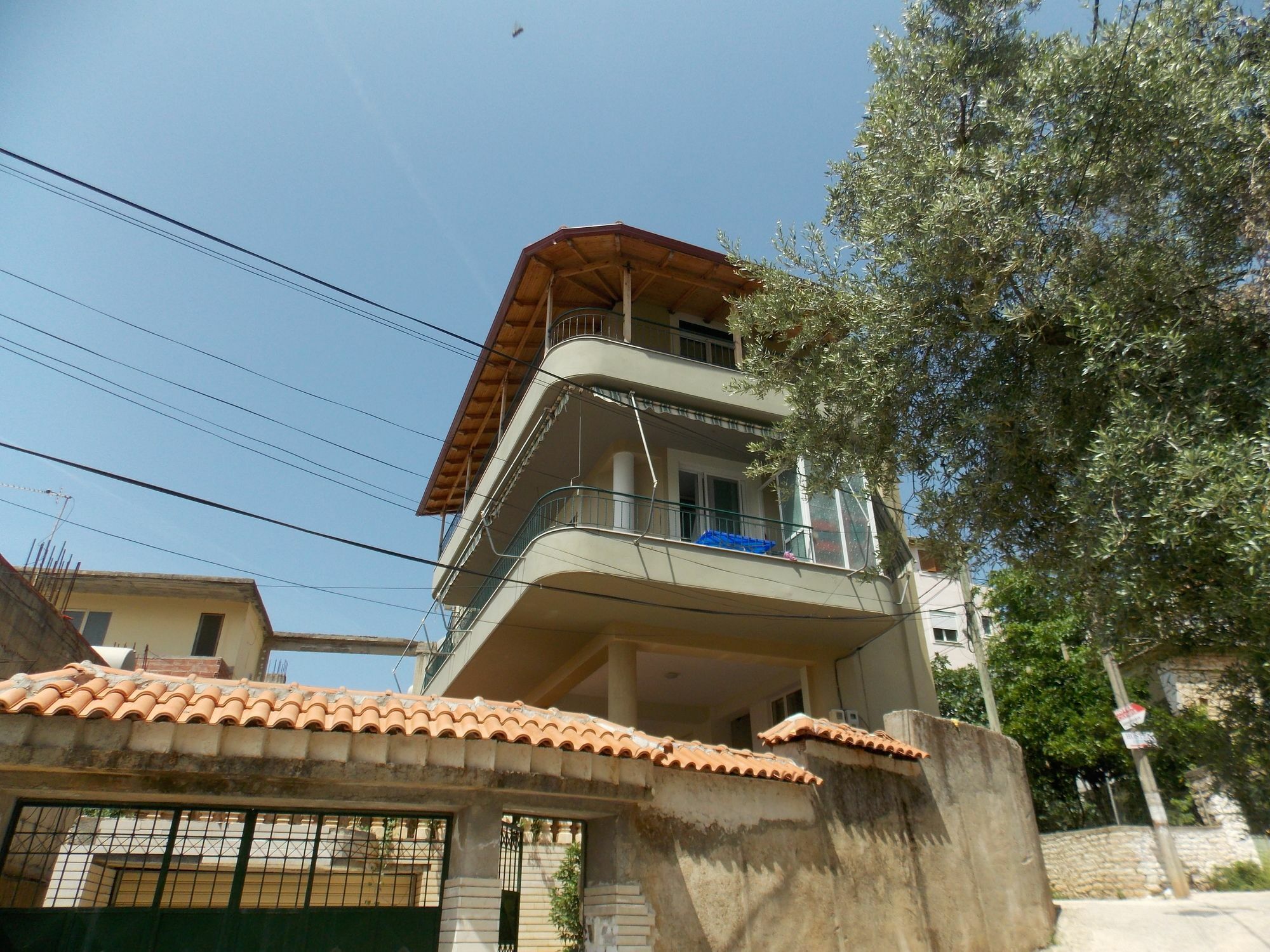 סרנדה Vila Gjoni מראה חיצוני תמונה